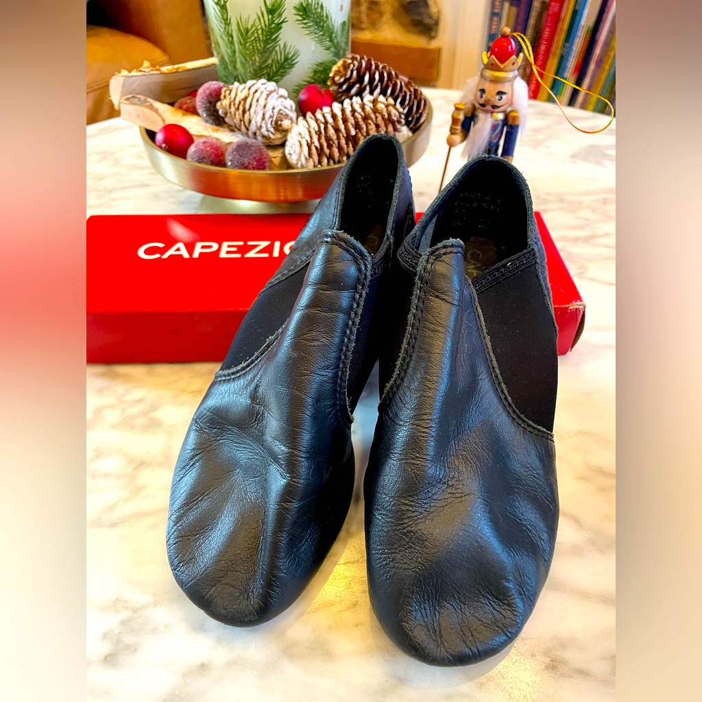 Capezio Leather “ E-Series” Jazz Shoes Size 5m